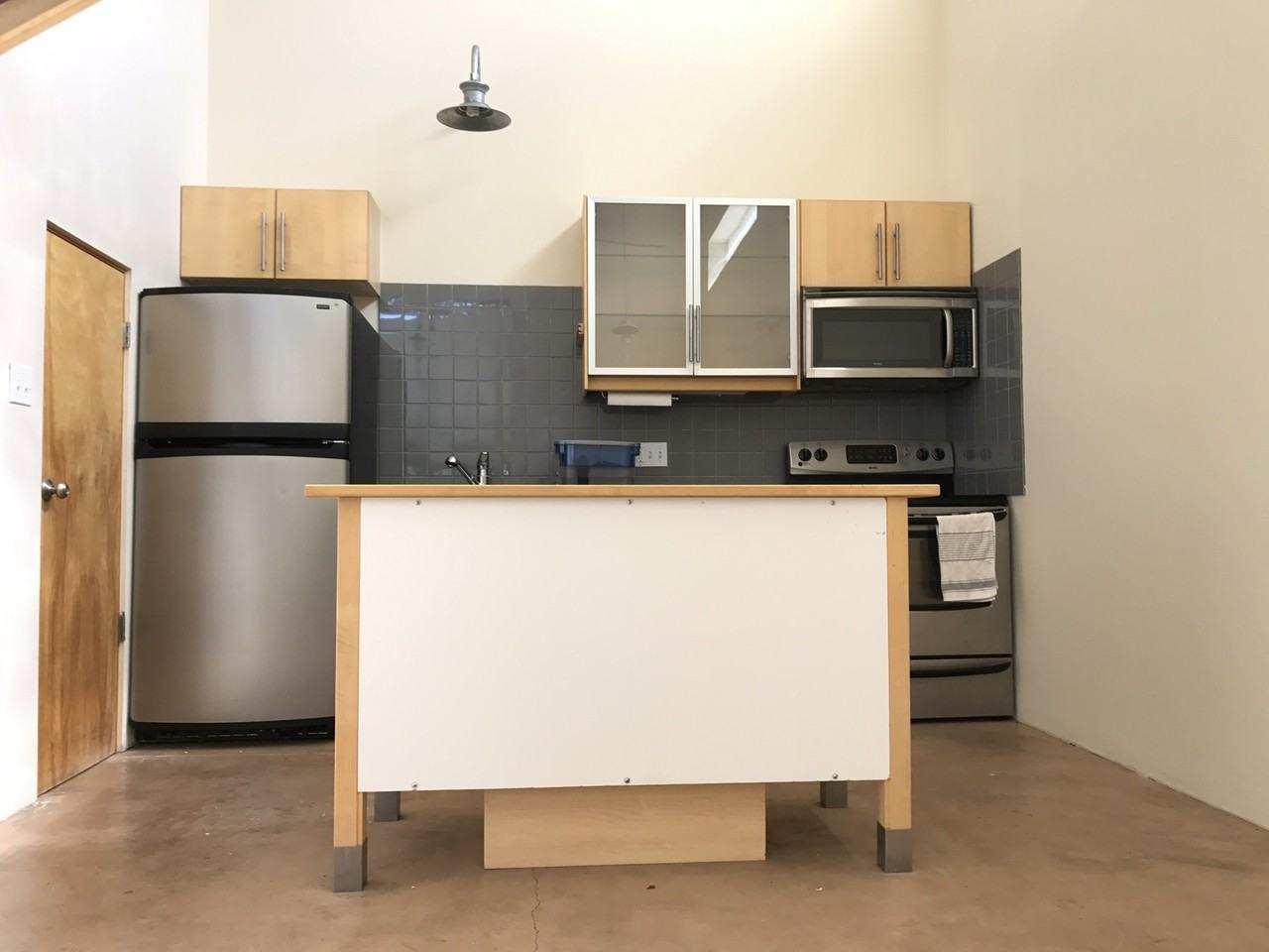 812 Calle Saragosa Apt A - Photo 5 of 10