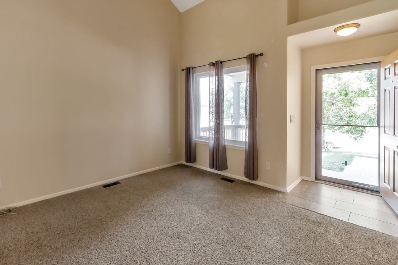 3916 Garnet Ln - Photo 3 of 30