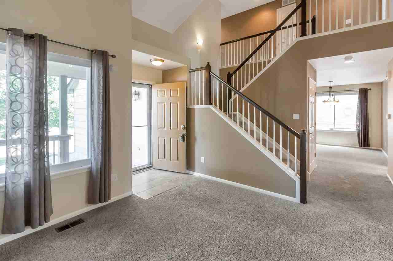 3916 Garnet Ln - Photo 4 of 30