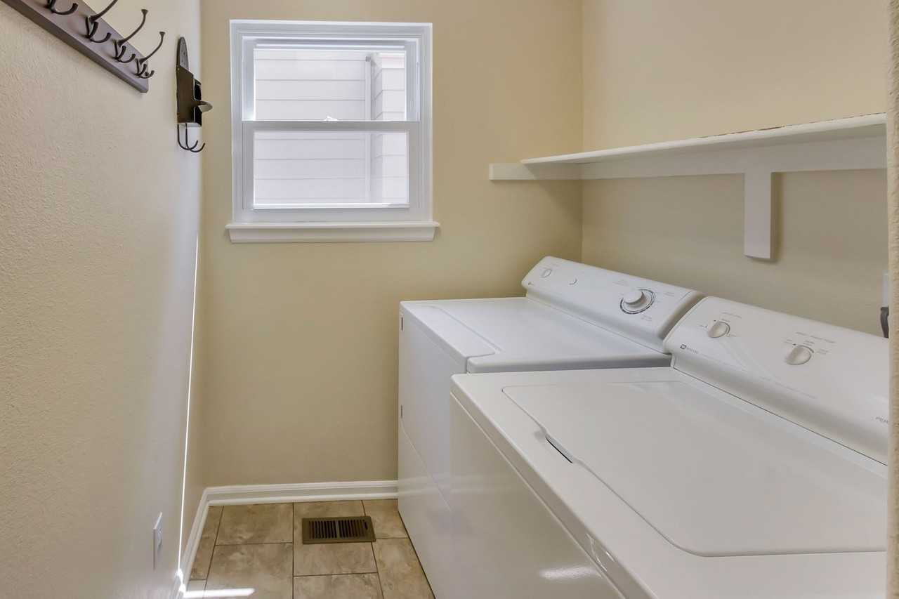 3916 Garnet Ln - Photo 7 of 30