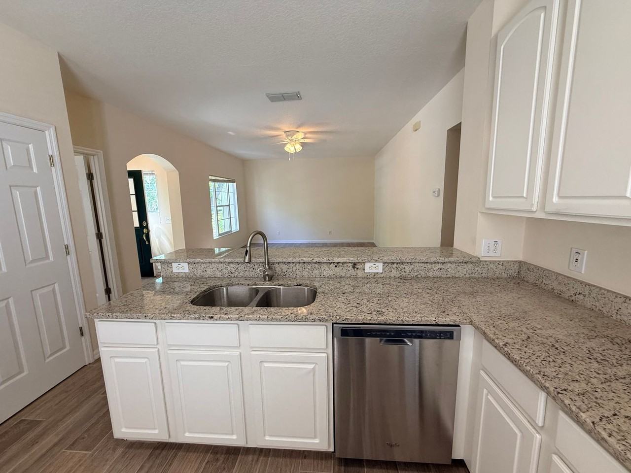 1107 Croton Pl - Photo 2 of 9