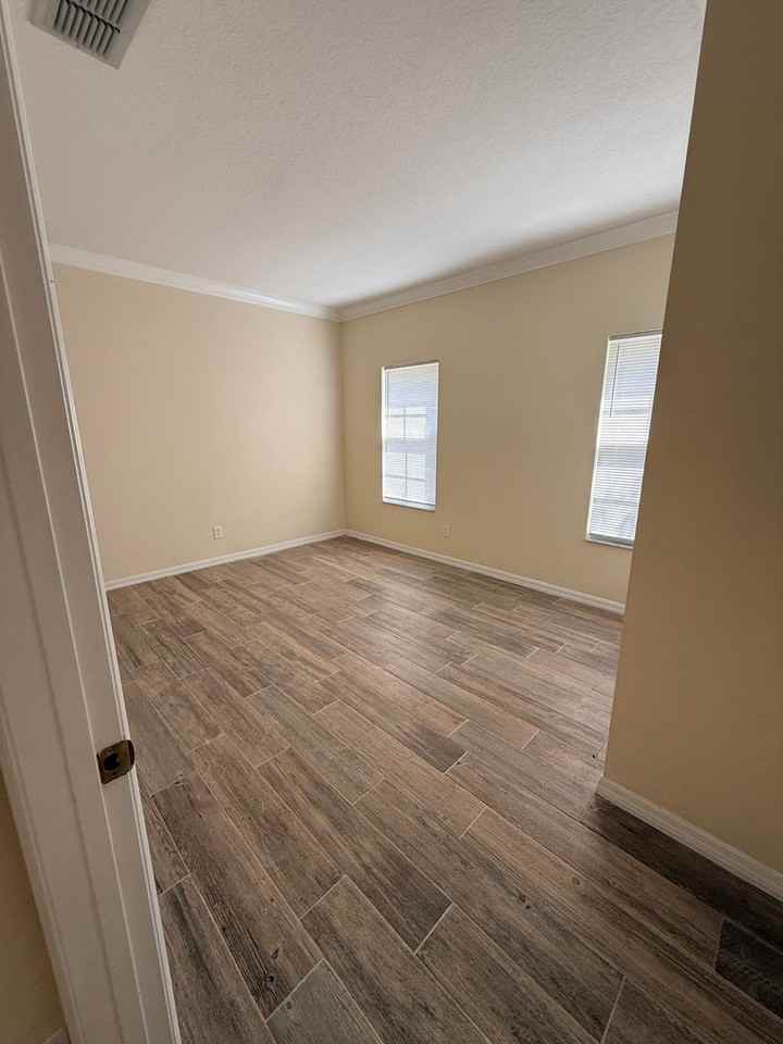 1107 Croton Pl - Photo 4 of 9