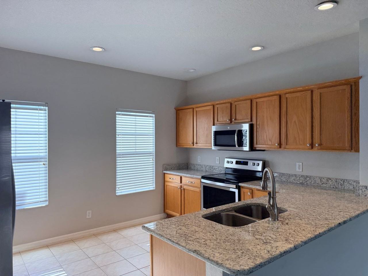 1110 Oak Pond Dr - Photo 3 of 31