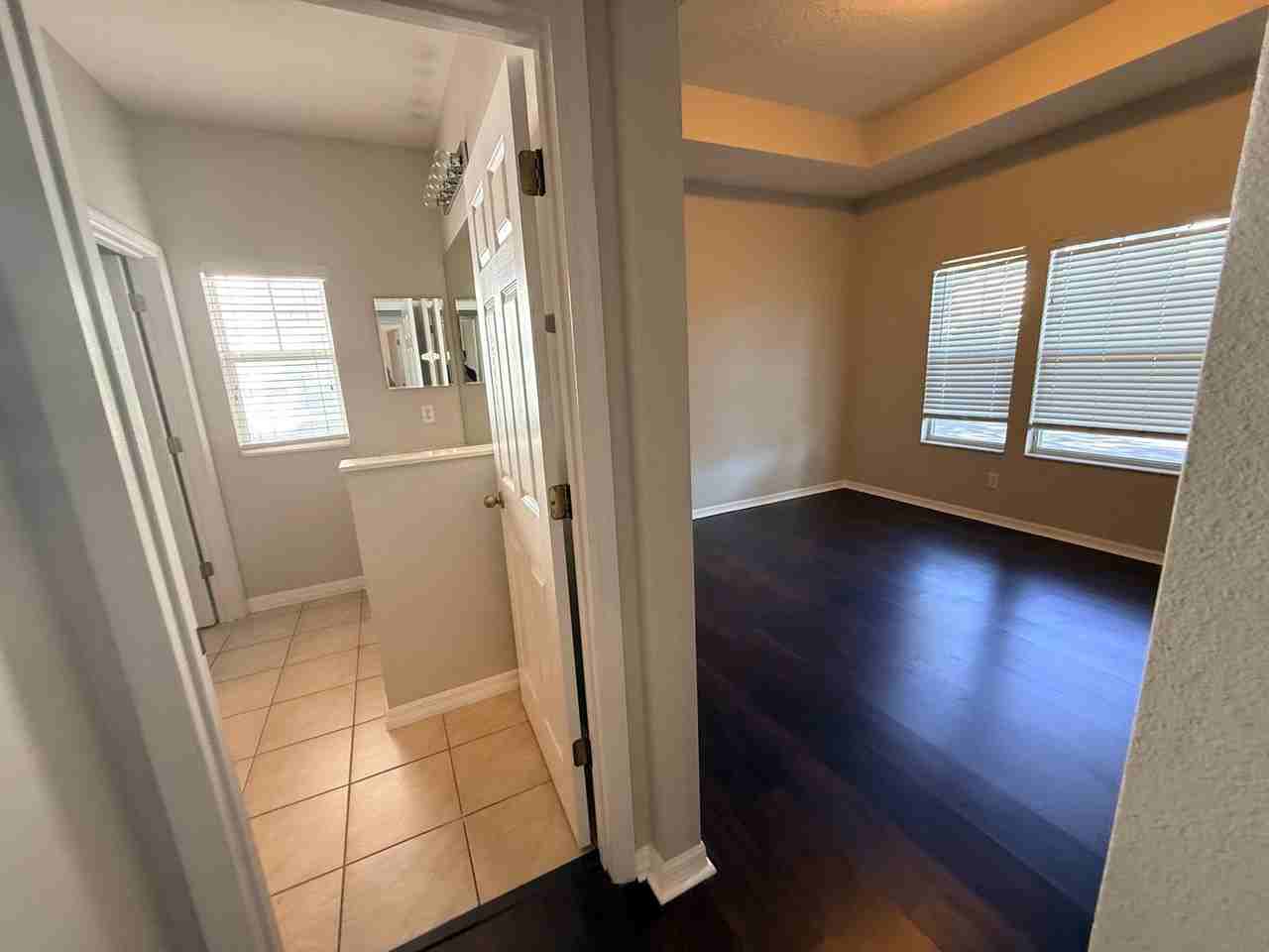 1110 Oak Pond Dr - Photo 5 of 31