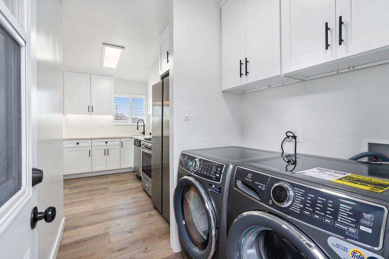 1800 S Dunsmuir Ave - Photo 2 of 37