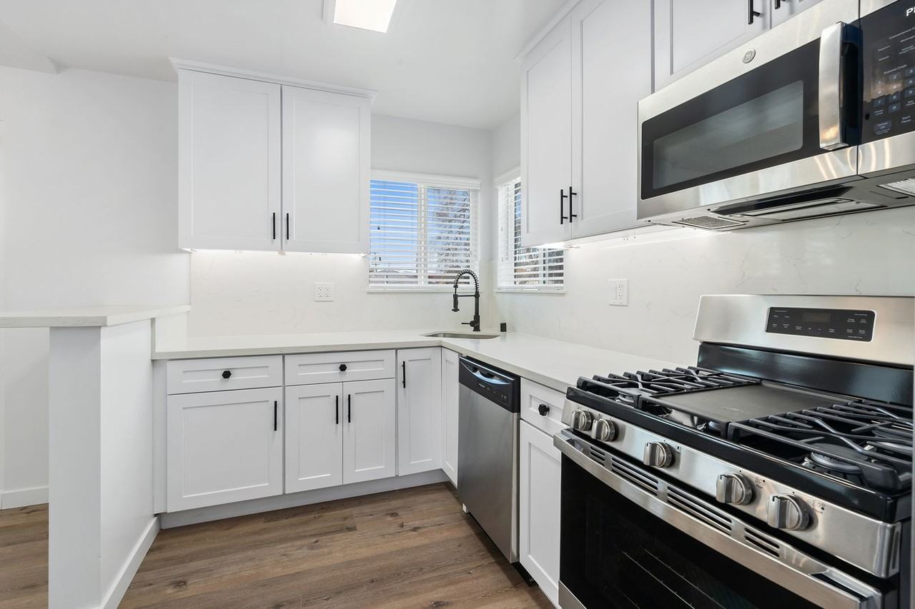 1800 S Dunsmuir Ave - Photo 4 of 37