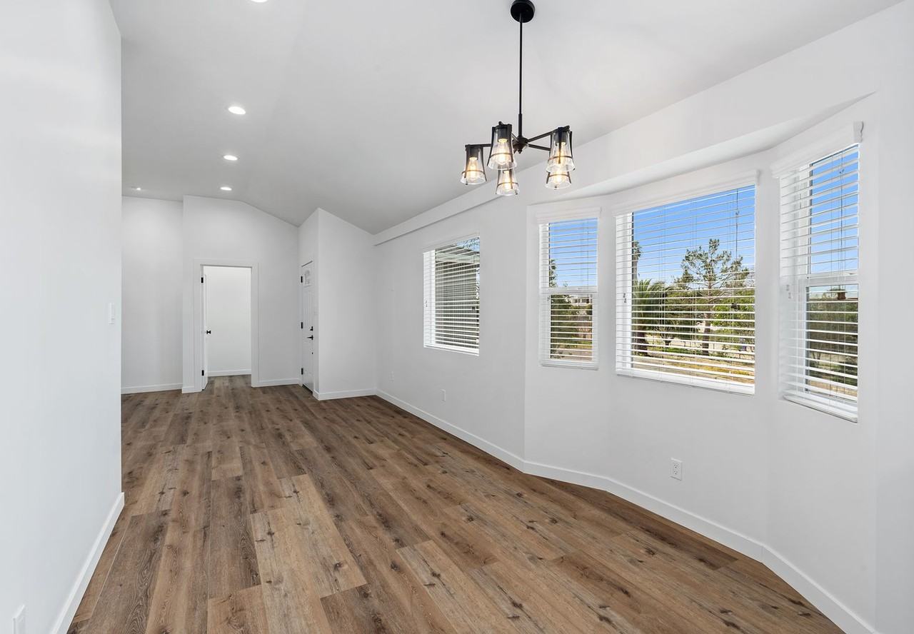 1800 S Dunsmuir Ave - Photo 5 of 37