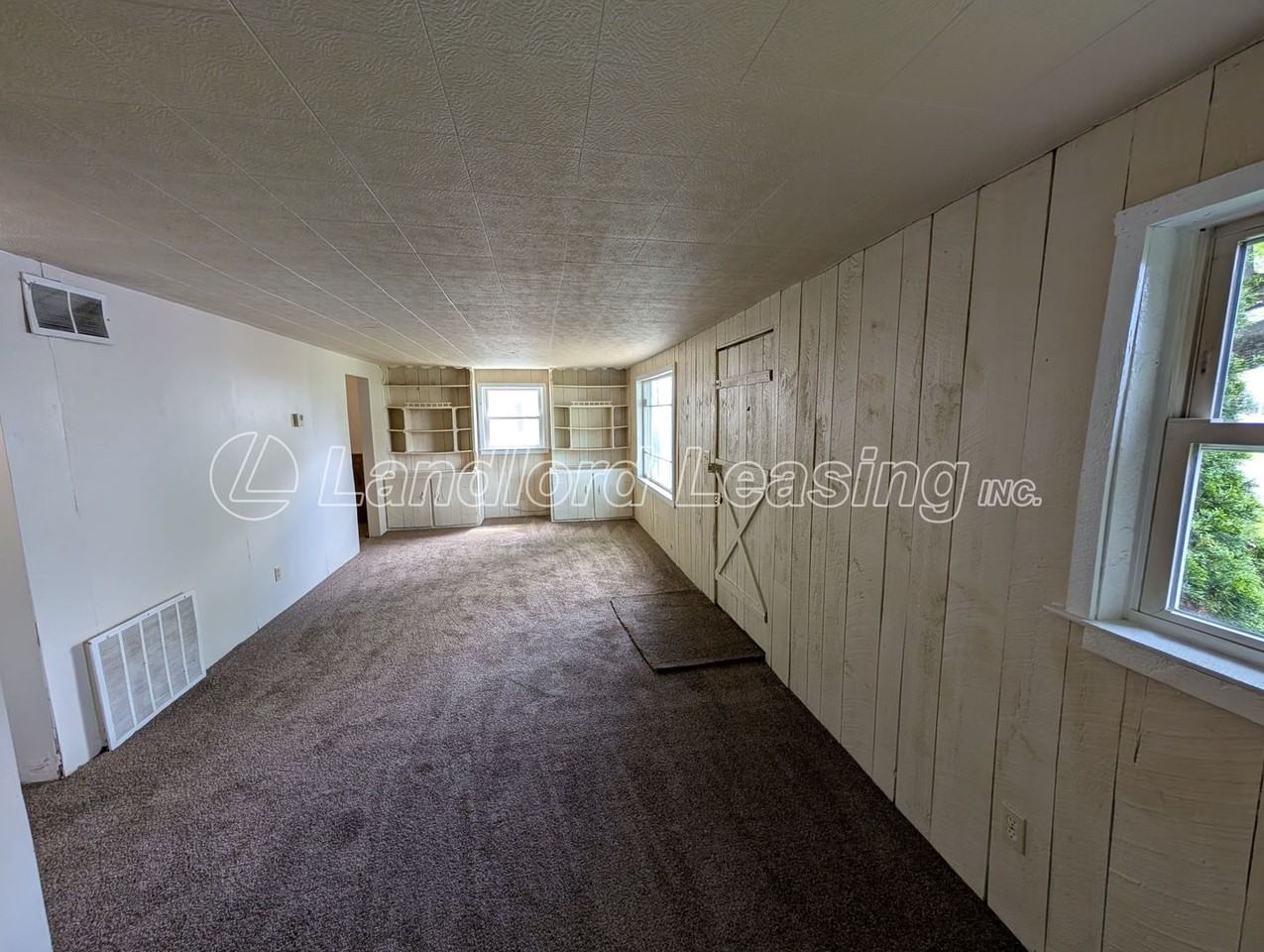 1109 Euclid Ave - Photo 3 of 16