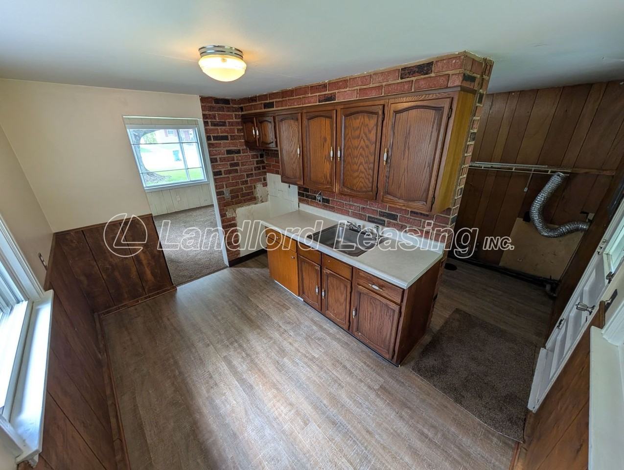 1109 Euclid Ave - Photo 5 of 16