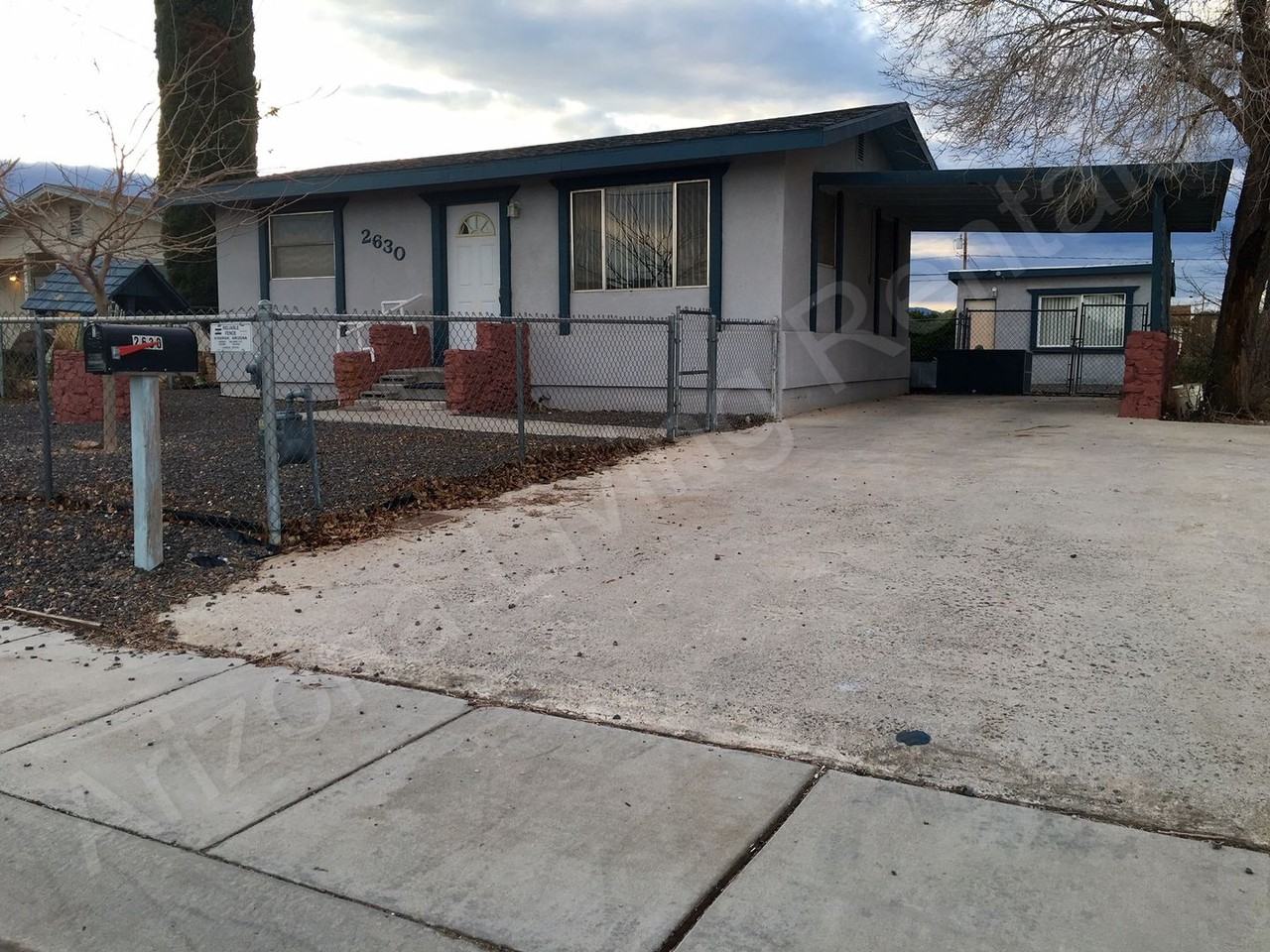 2630 Louise Ave - Photo 3 of 21