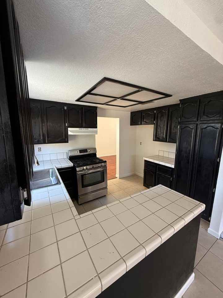 9 Raindrop Ct - Photo 3 of 12