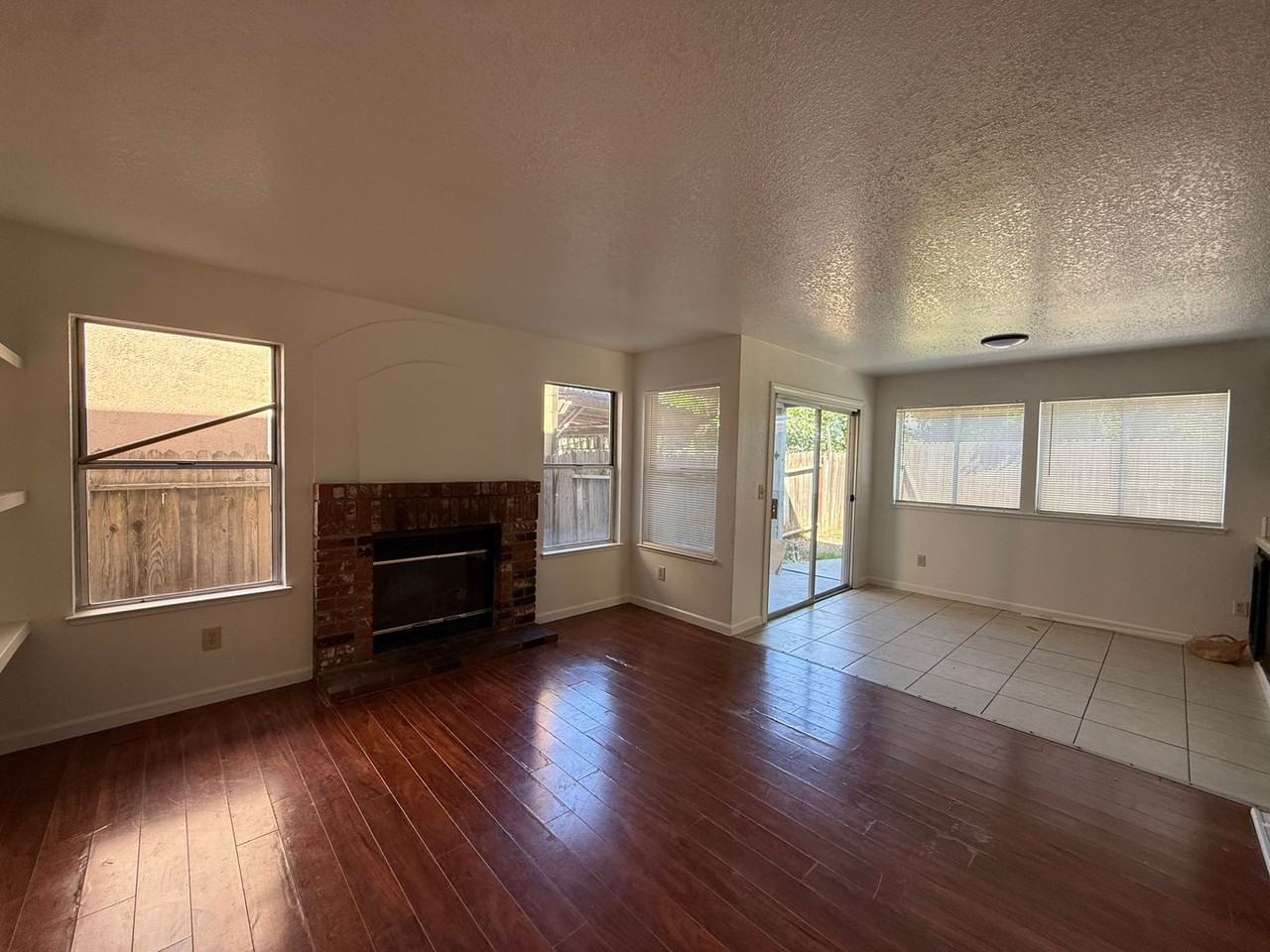 9 Raindrop Ct - Photo 4 of 12