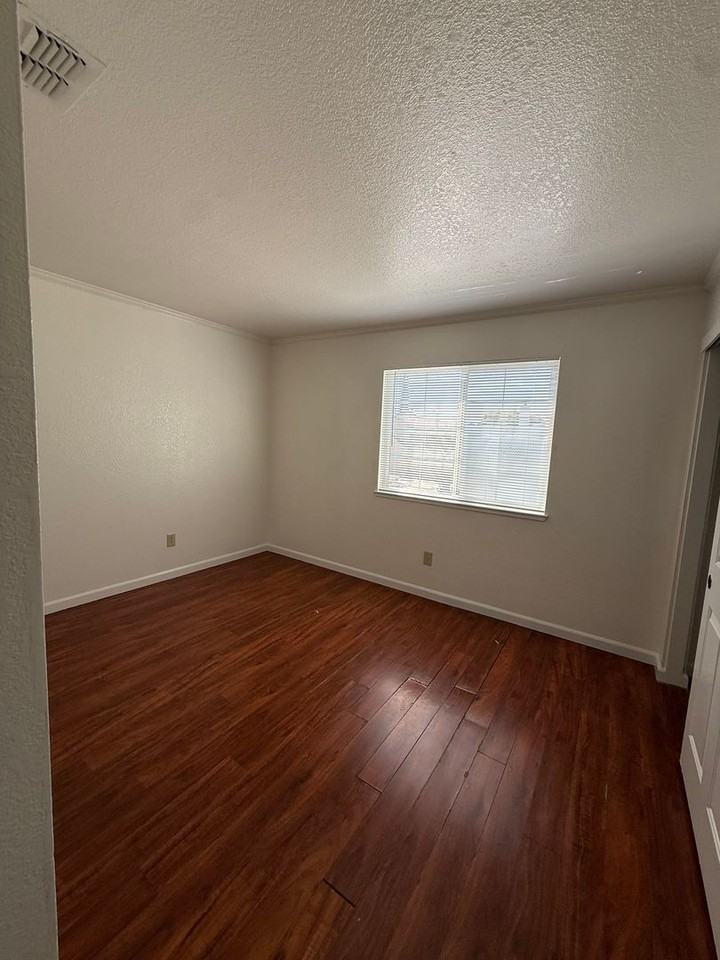 9 Raindrop Ct - Photo 5 of 12