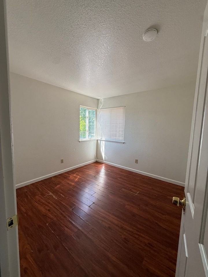 9 Raindrop Ct - Photo 6 of 12