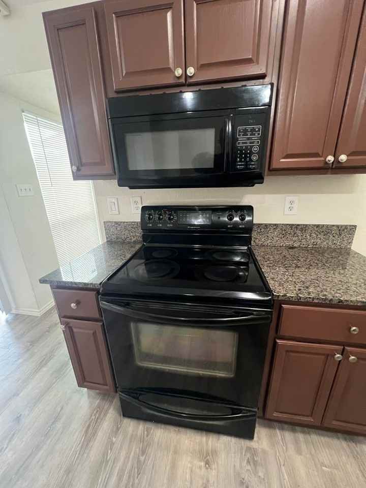 4604 Nervin St - Photo 2 of 35