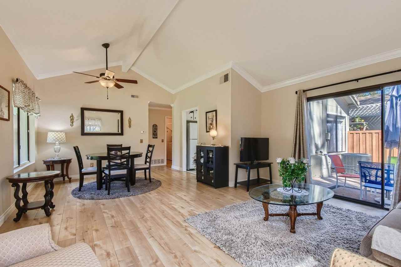 5320 Oakleaf Pt - Photo 2 of 17