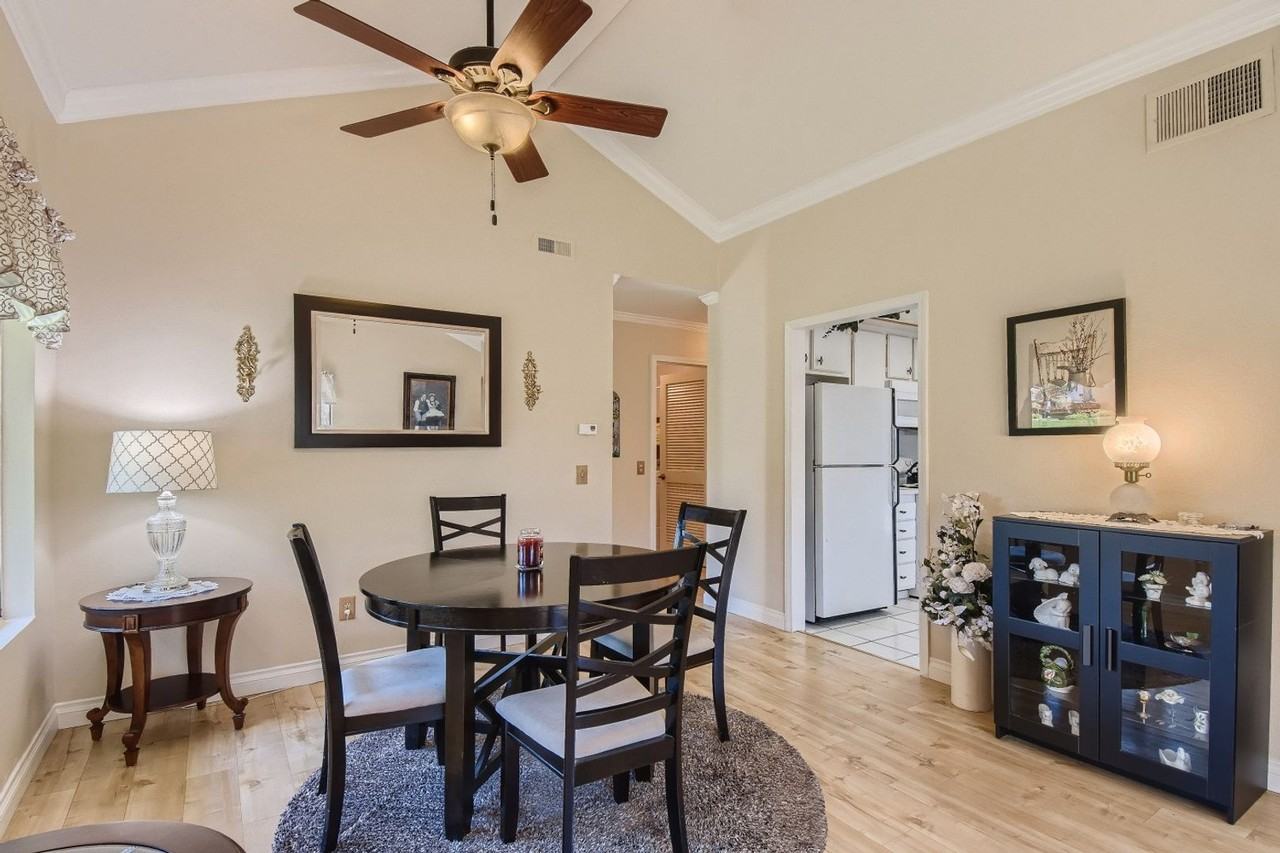 5320 Oakleaf Pt - Photo 4 of 17