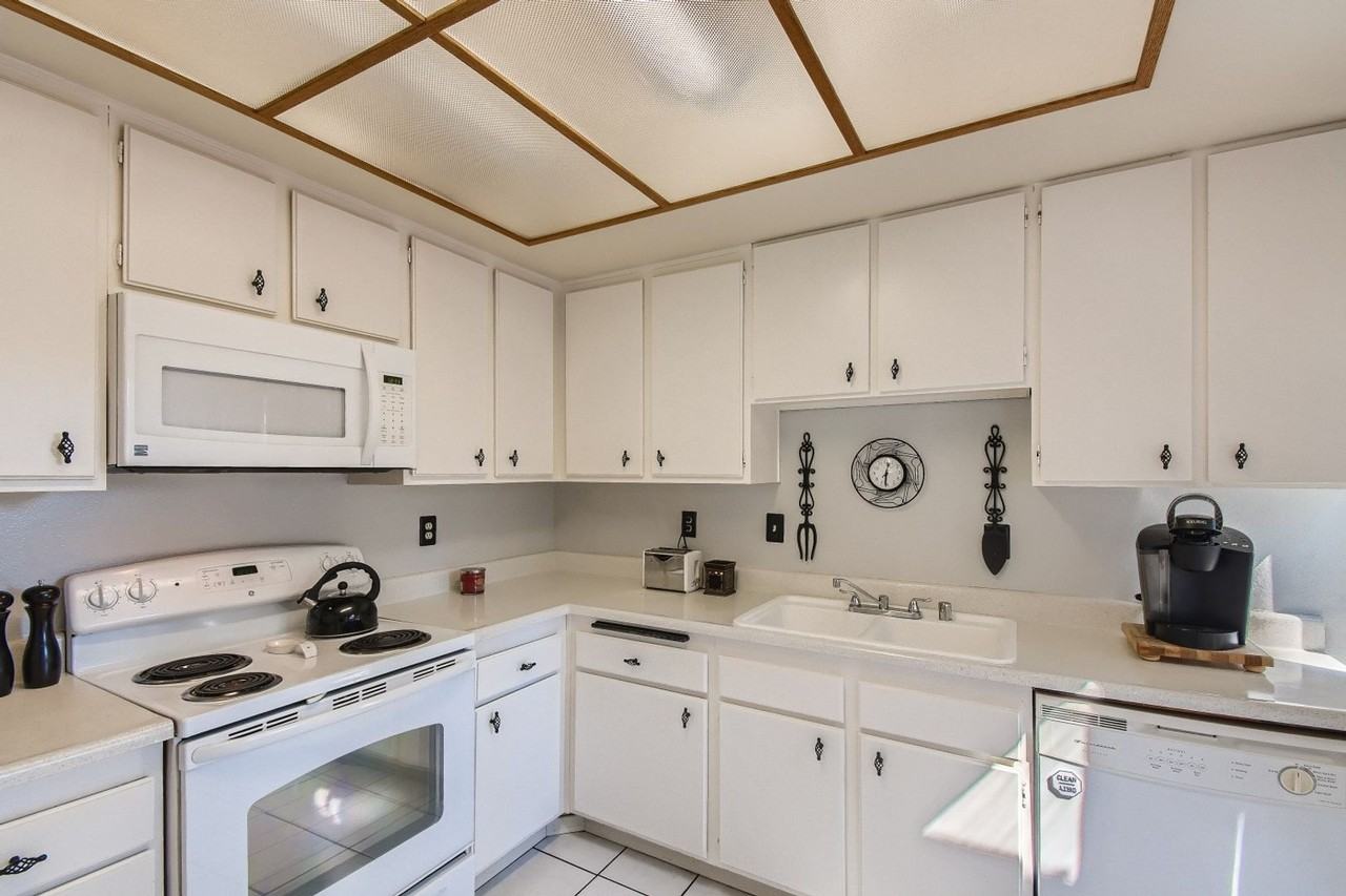 5320 Oakleaf Pt - Photo 5 of 17