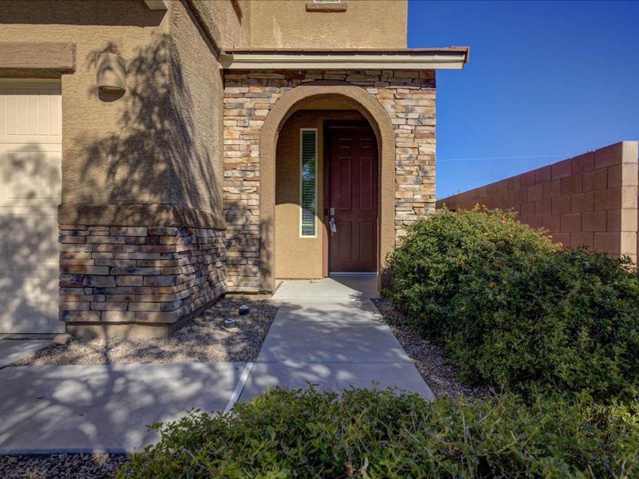 8011 S Dolphin Way - Photo 3 of 33