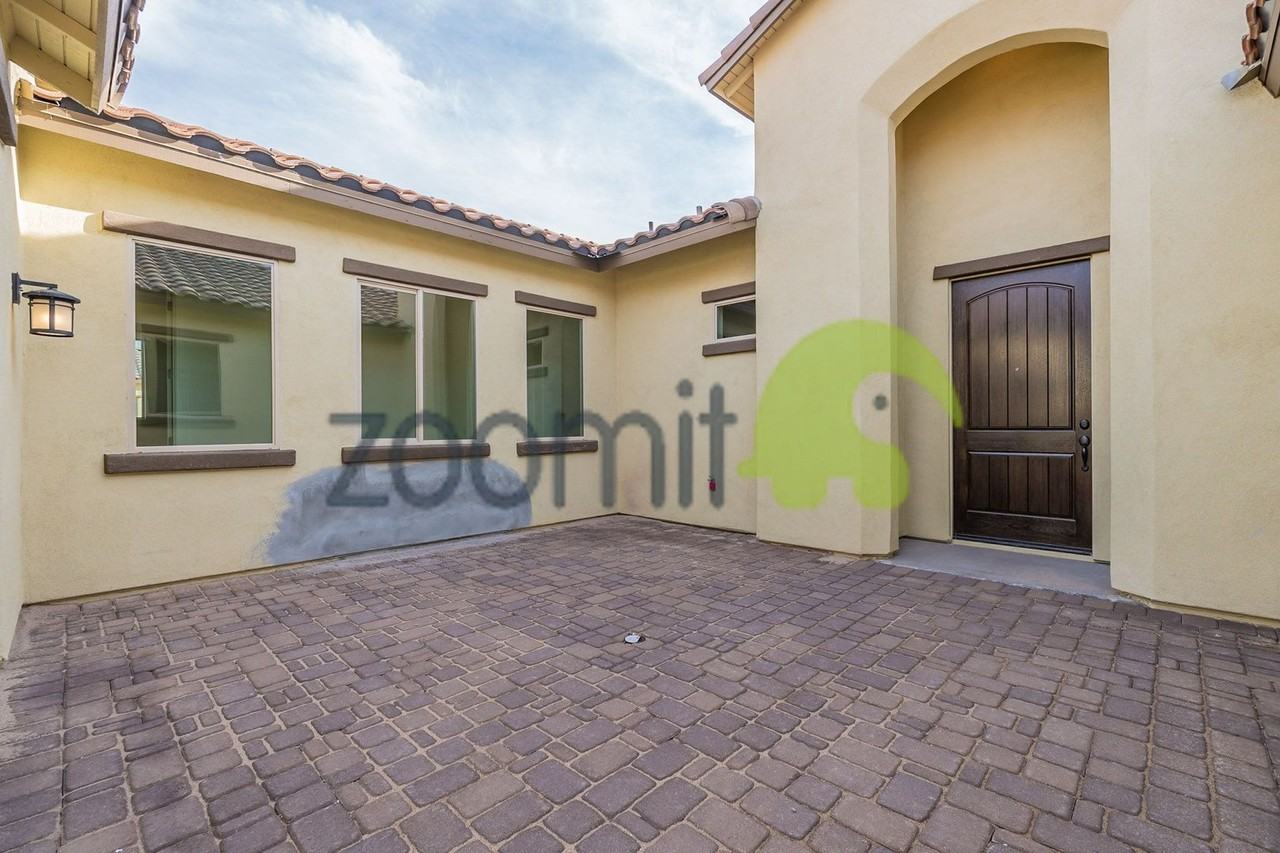 19407 W Seldon Ln - Photo 4 of 49