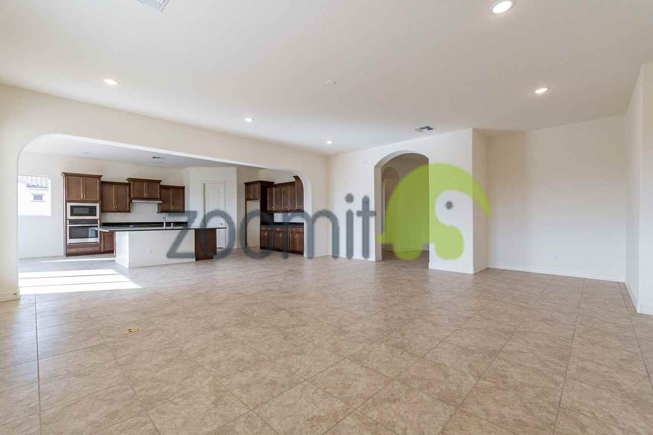 19407 W Seldon Ln - Photo 5 of 49