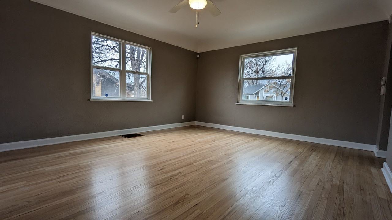 2942 Benton St - Photo 2 of 25