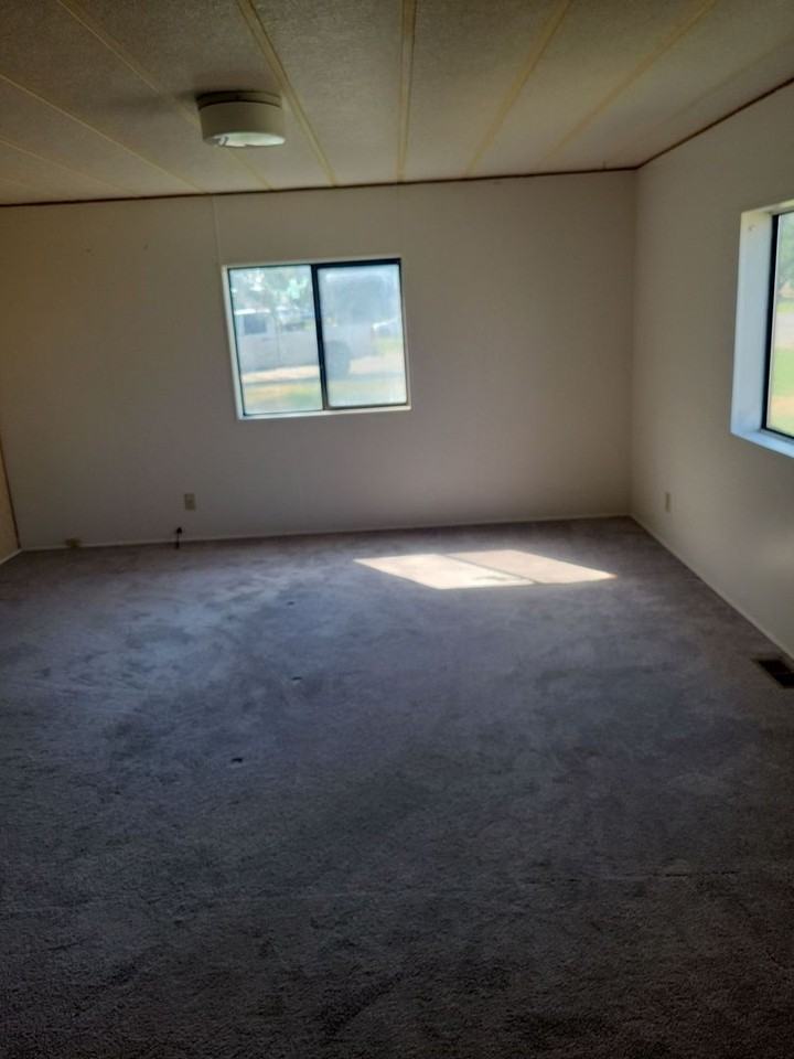 890 N 2nd St - Photo 4 of 12