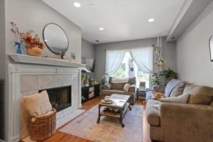 featured image of 1345 W Walton St #2RF