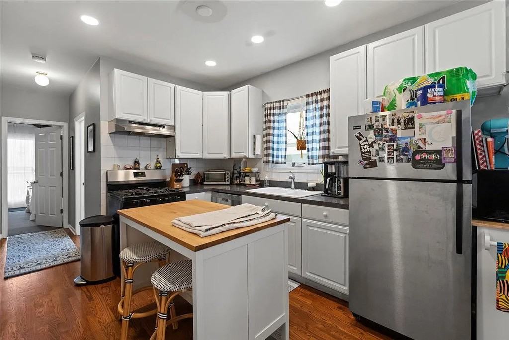 1345 W Walton St #2RF - Photo 6 of 11