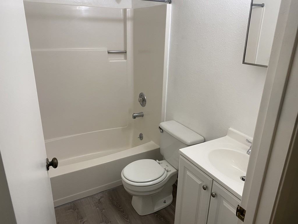 Redwood Ave #437A - Photo 3 of 5