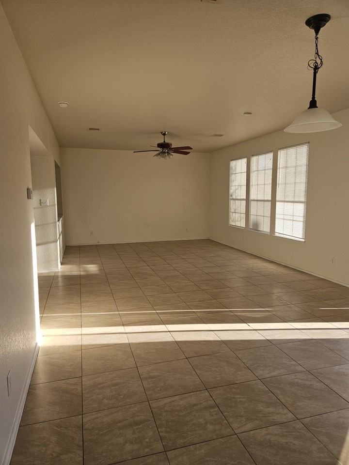 519 Leafy Rdg - Photo 3 of 10