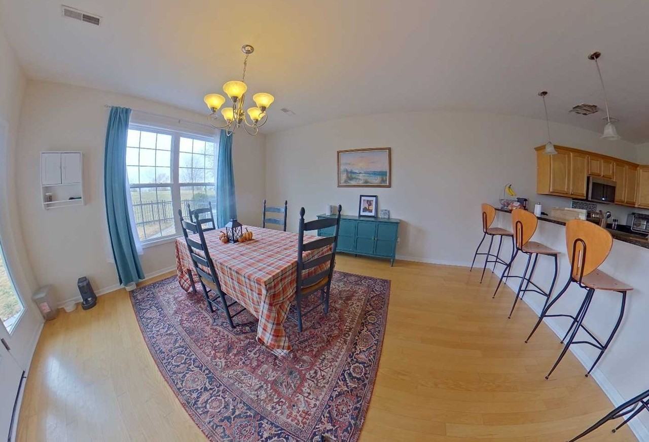1024 Burton Pl - Photo 2 of 10