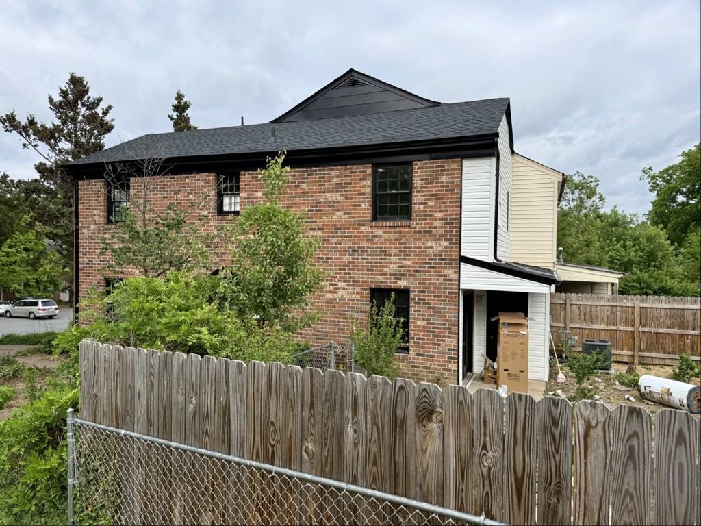 727 Olde Greenwich Cir - Photo 2 of 24