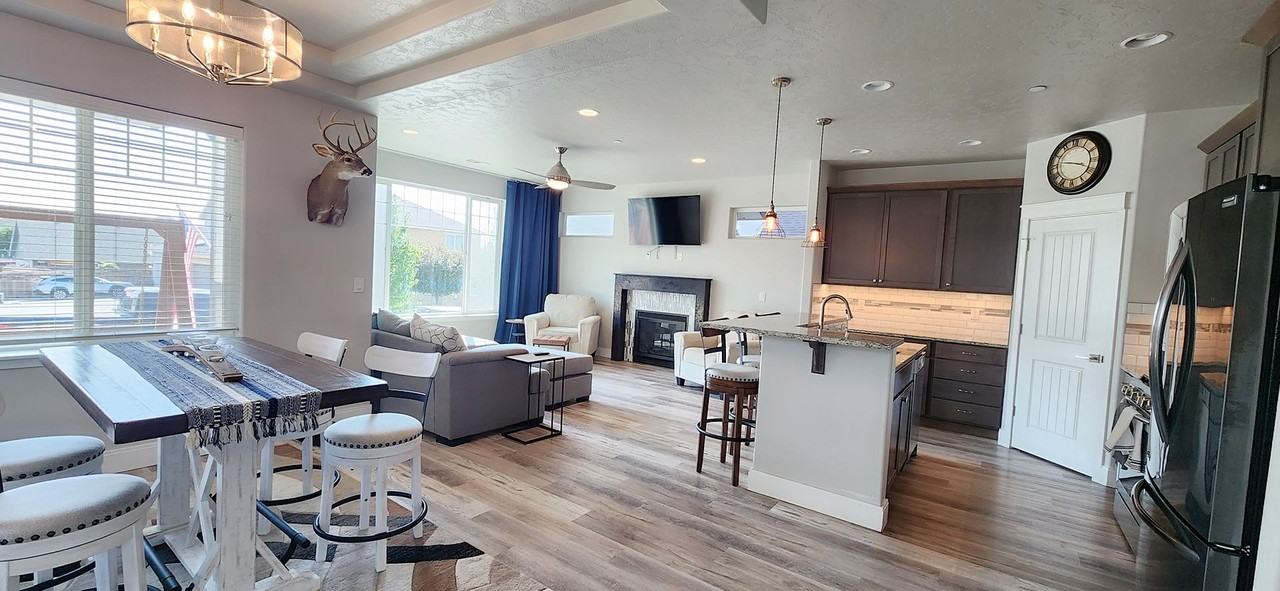 4516 Corvina St - Photo 2 of 33