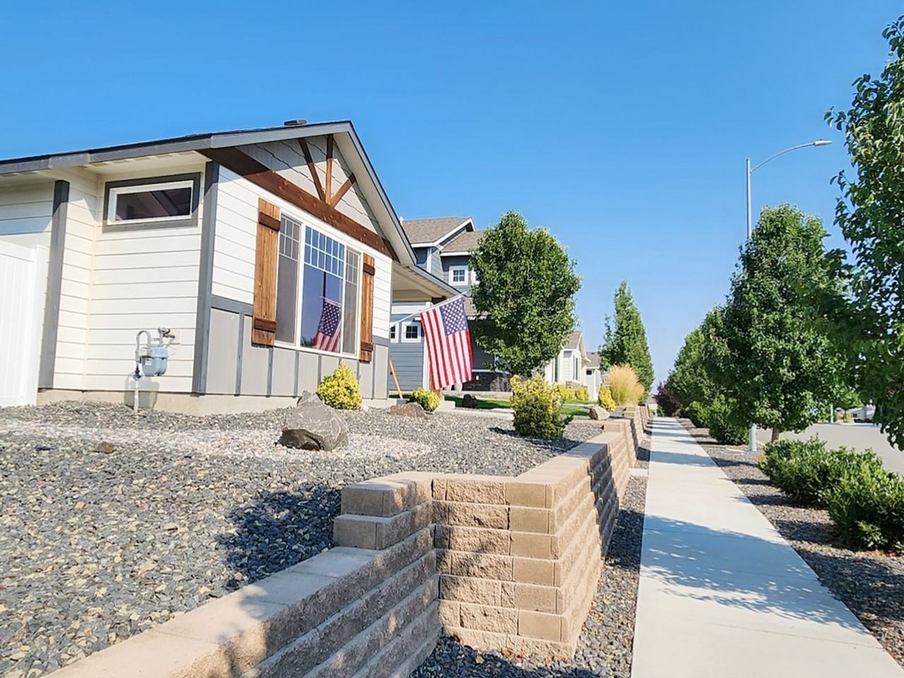 4516 Corvina St - Photo 4 of 33