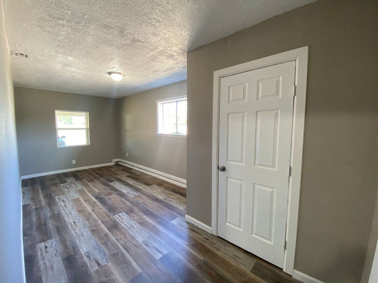 1800 Ne 56th St - Photo 3 of 15