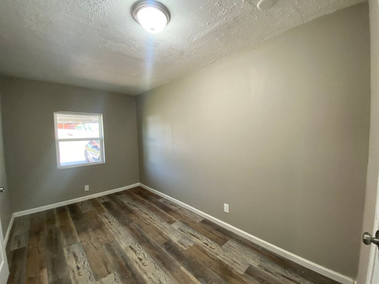 1800 Ne 56th St - Photo 5 of 15