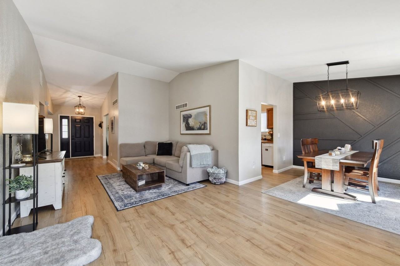 11770 E Asbury Ave - Photo 7 of 29