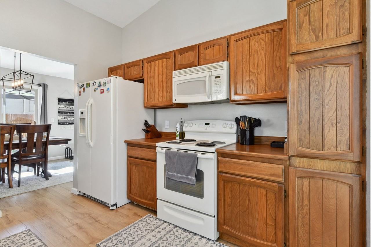 11770 E Asbury Ave - Photo 5 of 29