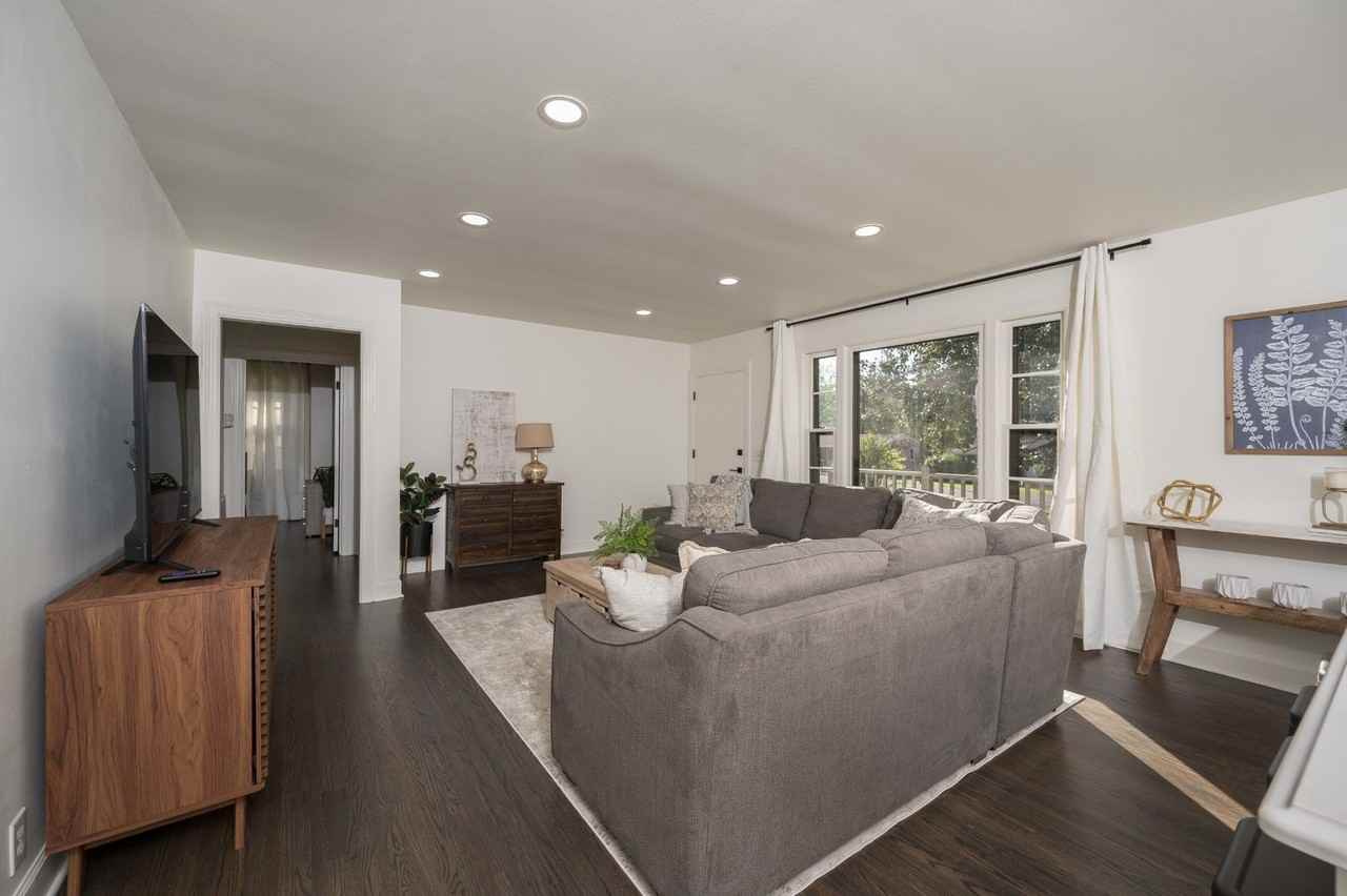 504 Bismark Dr - Photo 5 of 36