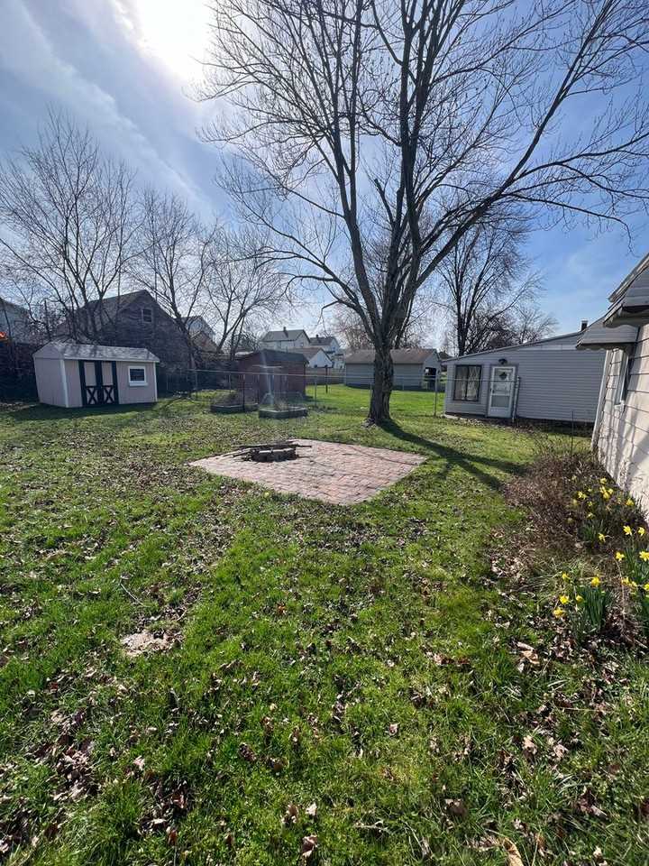 86 Renee Dr - Photo 4 of 25