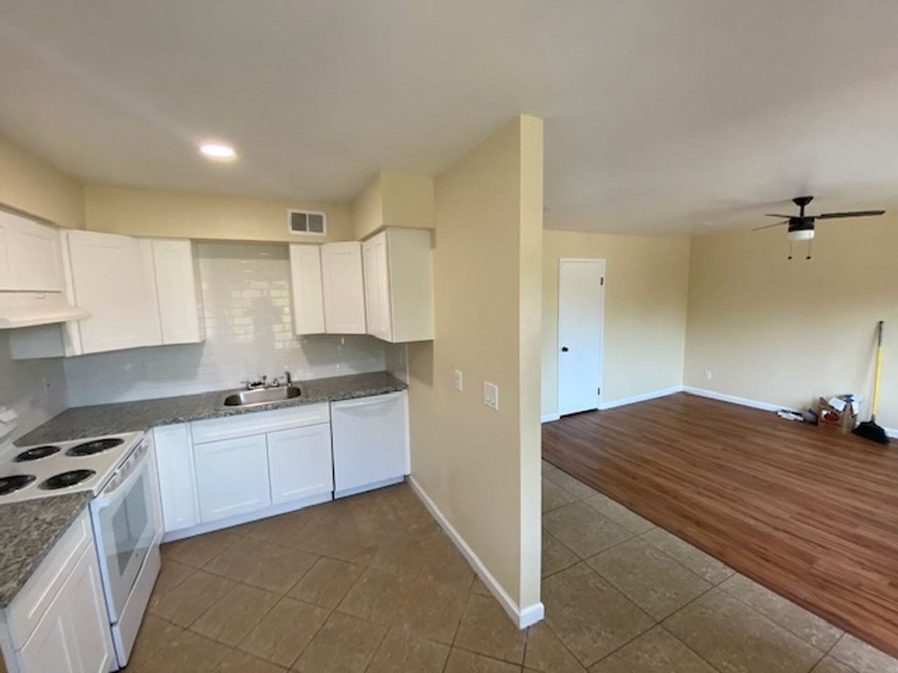 5712 Kenneth Ave - Photo 5 of 24