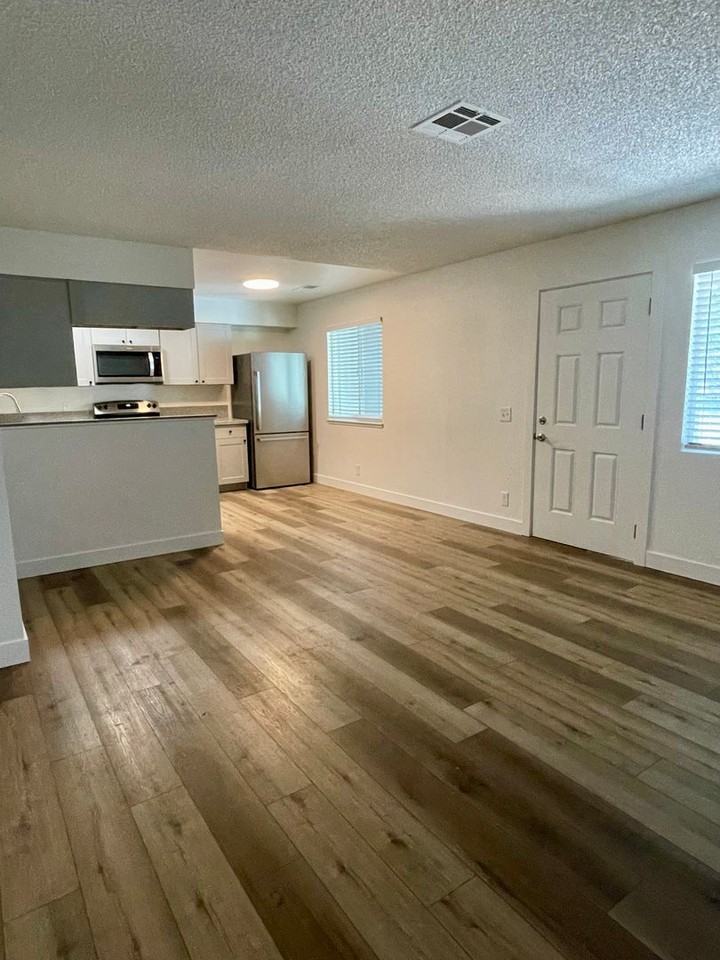 225 Boulder Creek Drive - Photo 5 of 33