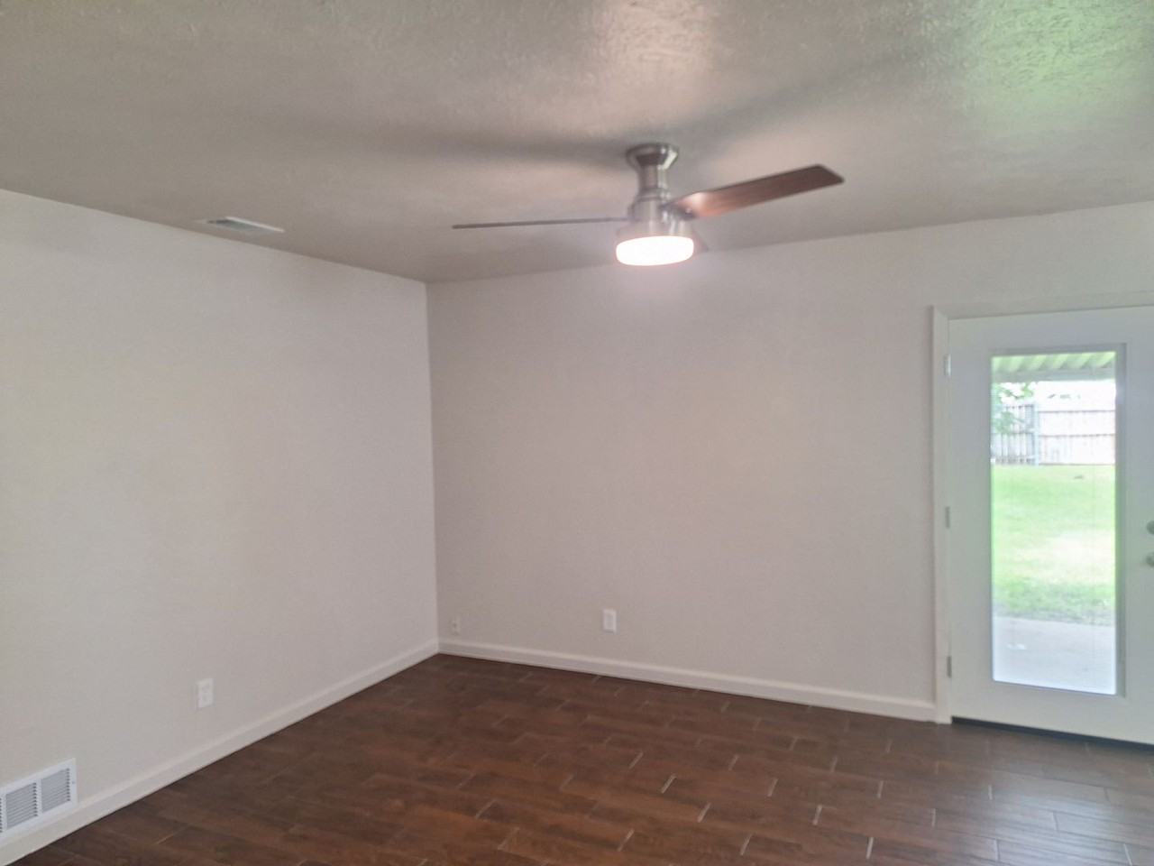 209 Heather Dr - Photo 3 of 25