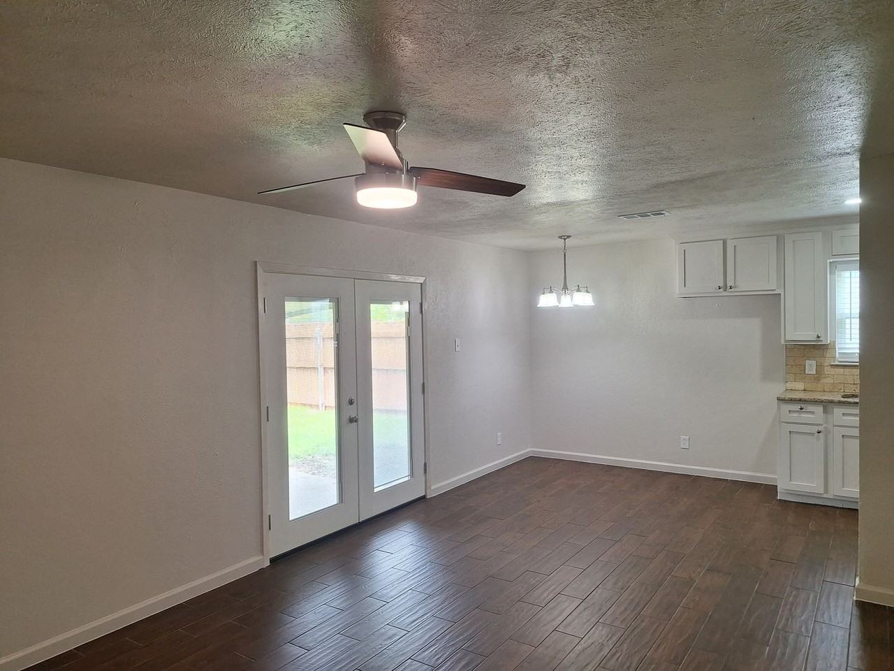 209 Heather Dr - Photo 4 of 25