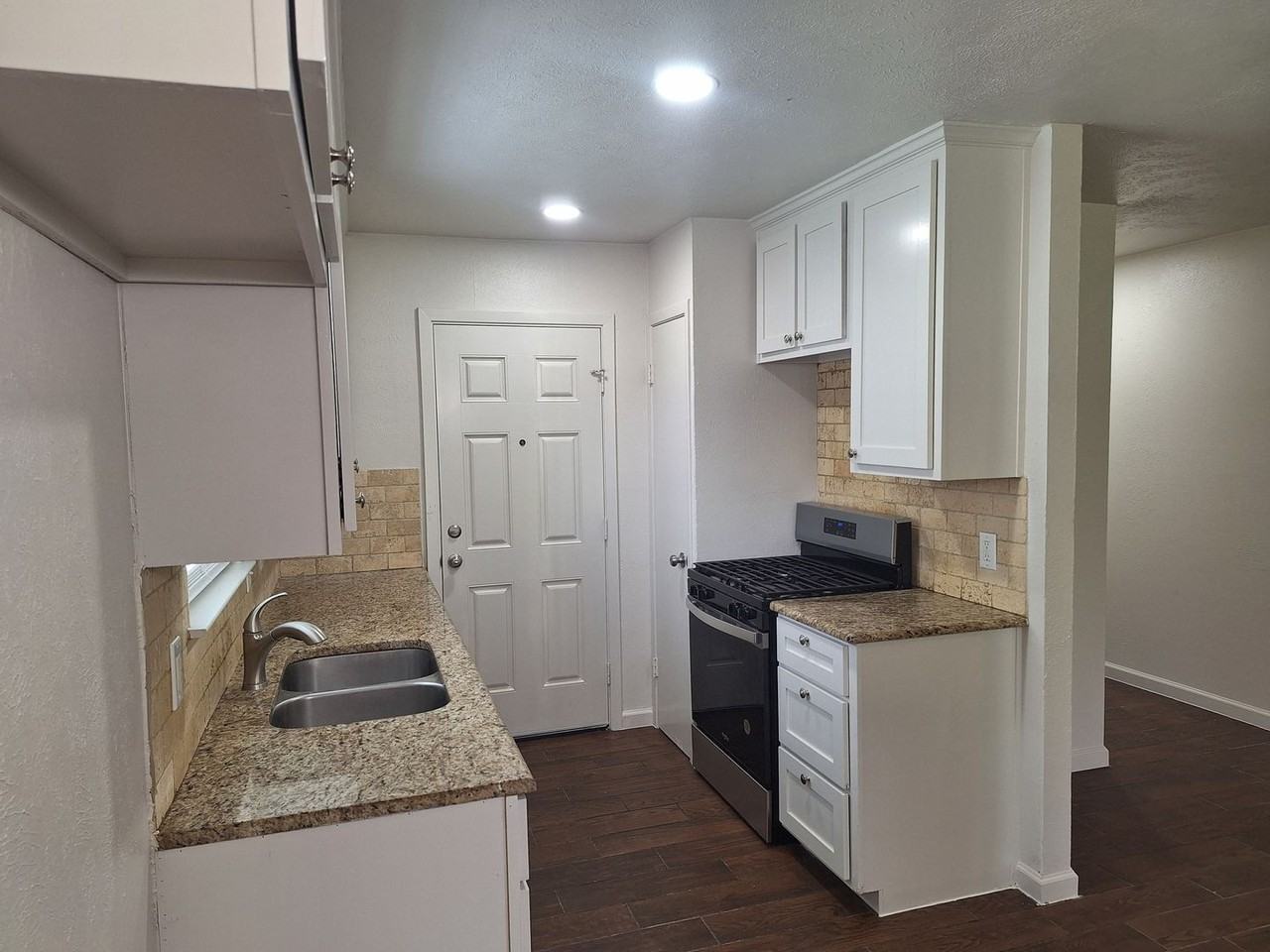 209 Heather Dr - Photo 6 of 25