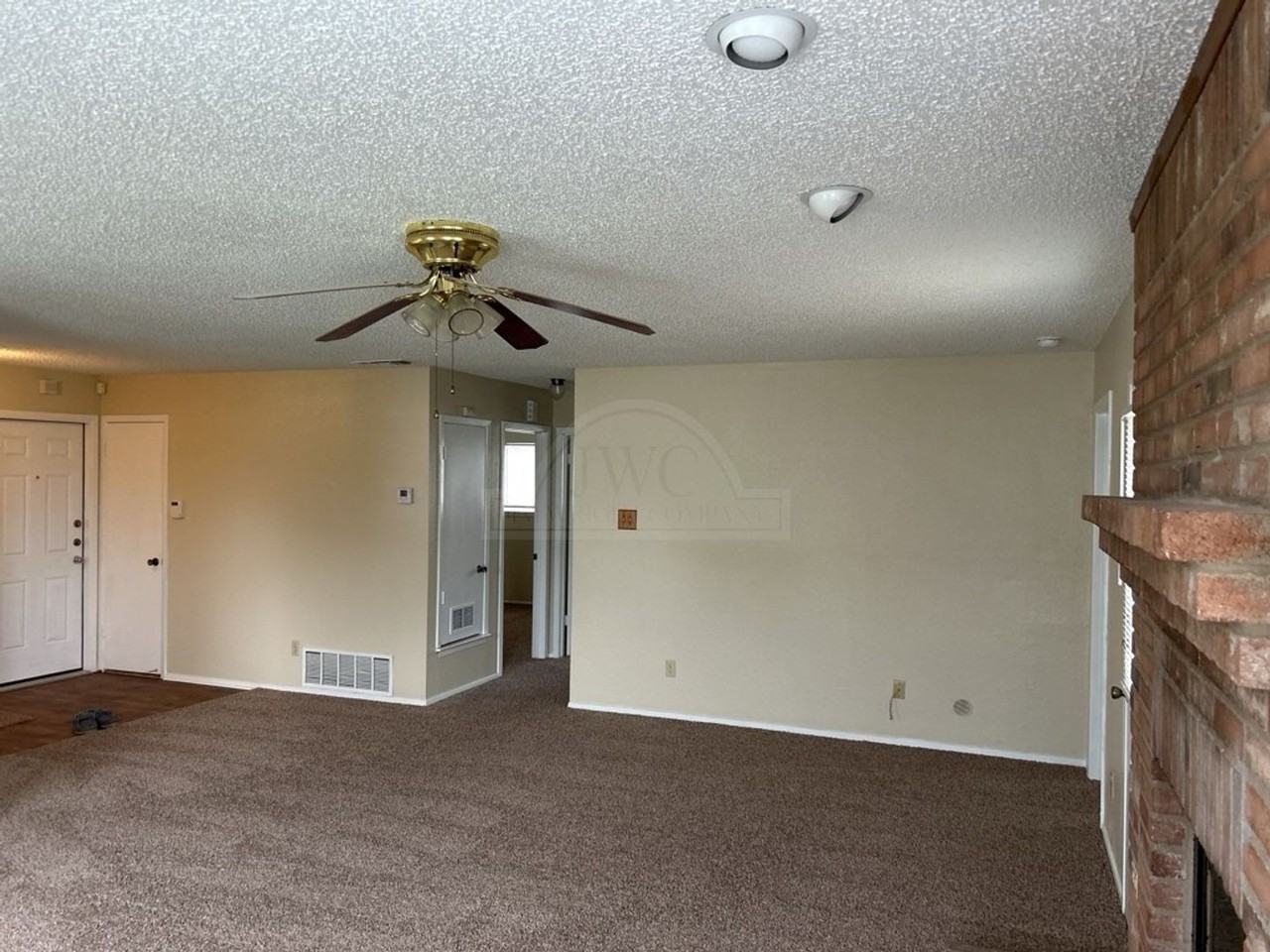 1516 Jefferis Ave - Photo 3 of 16