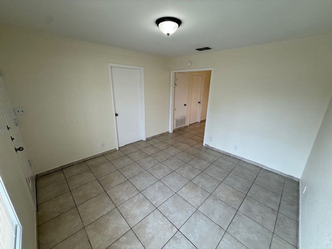 1912 Hidalgo St - Photo 4 of 16