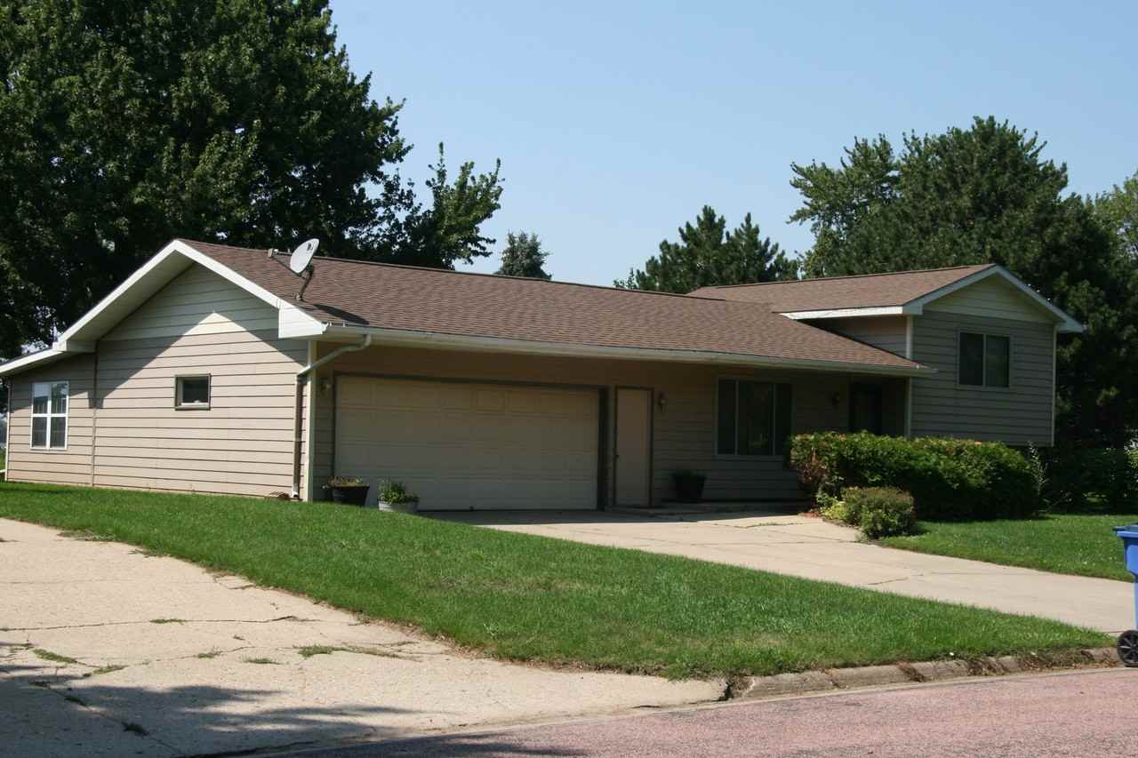 361 Sunset Dr - Photo 2 of 23