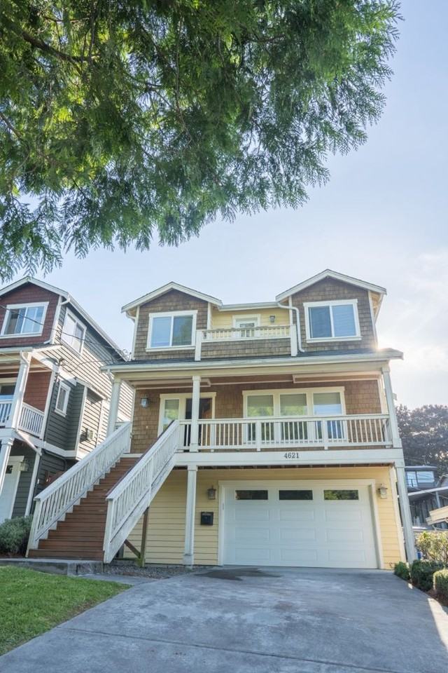 4621 34th Ave W - Photo 2 of 44